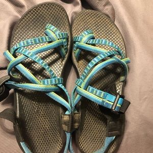 Women’s chacos size 8